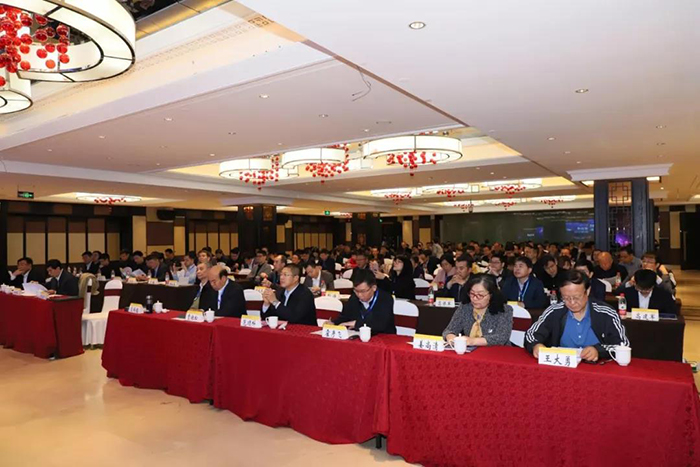 你的固廢我的寶 祥云飛龍倡議聯(lián)手治理危廢 鋼鐵、有色能否擦出“火花”.jpg